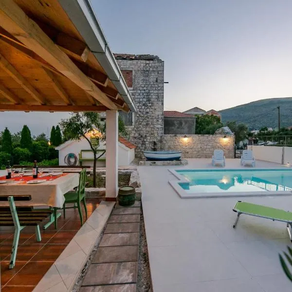 Seaside Villa Mia Trogir，位于斯拉汀的酒店