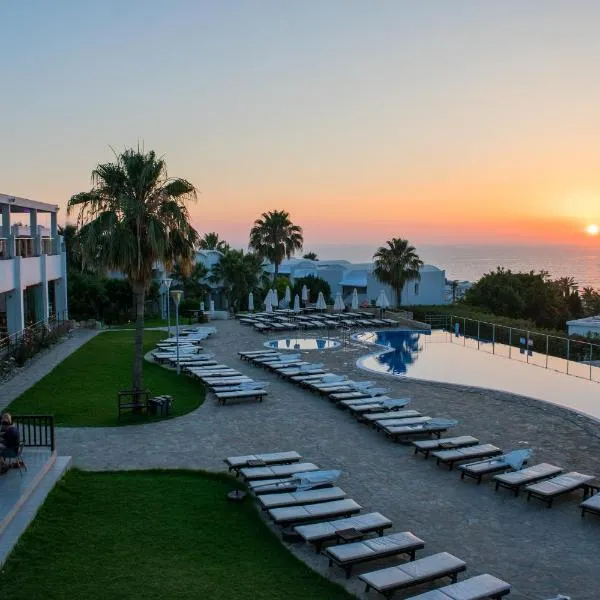 Theo Sunset Bay Hotel，位于Kato Paphos的酒店