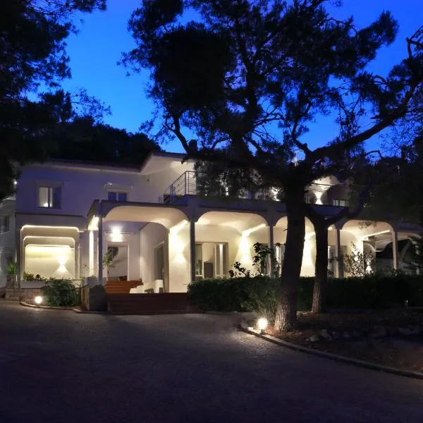 Dimora Villa Serena Porto Selvaggio，位于圣卡特琳娜迪纳德的酒店
