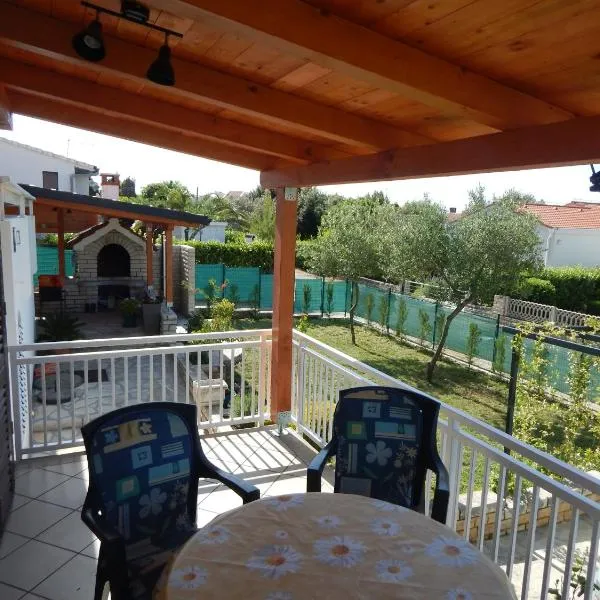 Apartman Duje，位于佩特坎内的酒店