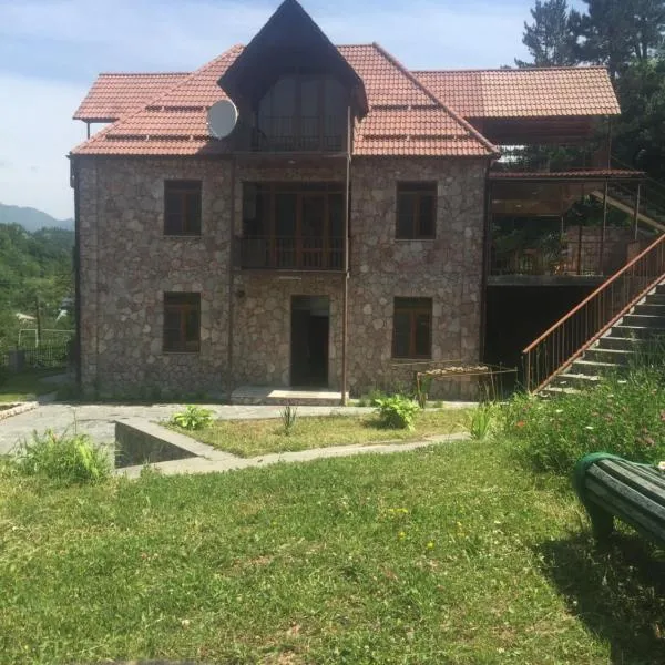 格洛维诺度假屋，位于迪利然的酒店