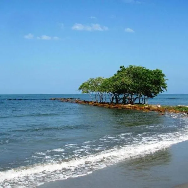 Cabaña Coveñas Punta Bolivar，位于科韦尼亚斯的酒店