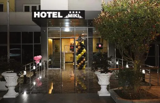 Hotel Miki，位于Xhafzotaj的酒店