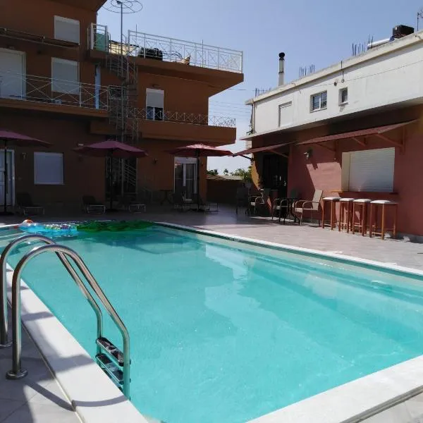 Souvlakis Pool Suites (S.P.S)，位于Keramia的酒店