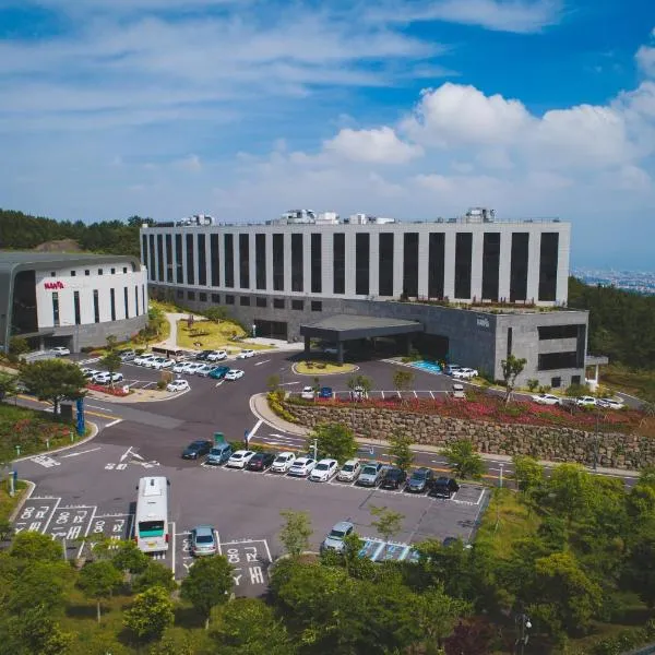 济州乱打酒店，位于Yŏn-dong的酒店