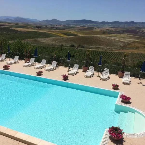 Agriturismo Sirignano Wine Resort，位于巴莱斯特拉泰的酒店