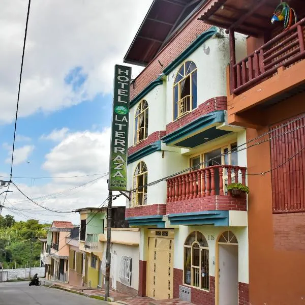 拉特拉扎酒店，位于Pueblorrico的酒店