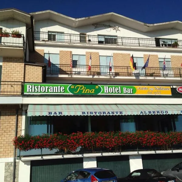 皮纳餐厅酒店，位于Montorio al Vomano的酒店