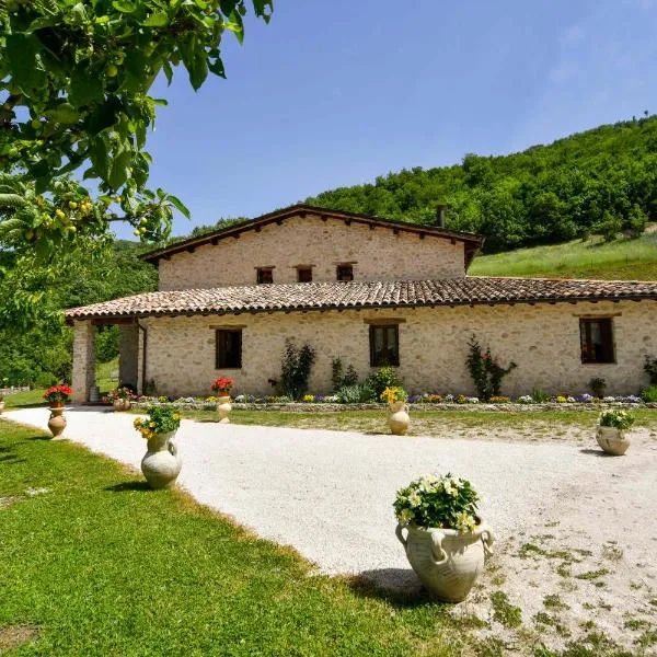 AGRITURISMO LA VALLE DEI BRONZETTI，位于Cittareale的酒店