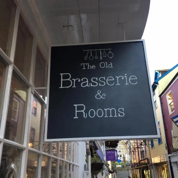 The Old Brasserie & Rooms @ no.8，位于Strete的酒店
