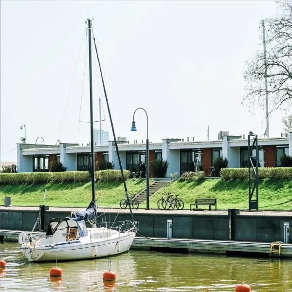 斯米蒂尼游艇俱乐部酒店，位于克莱佩达的酒店