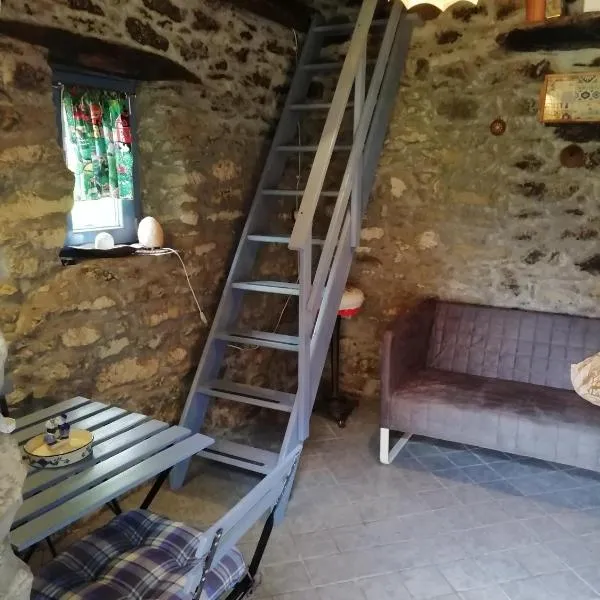 Micro-Cottage in pietra La Ratatouille，位于Dego的酒店