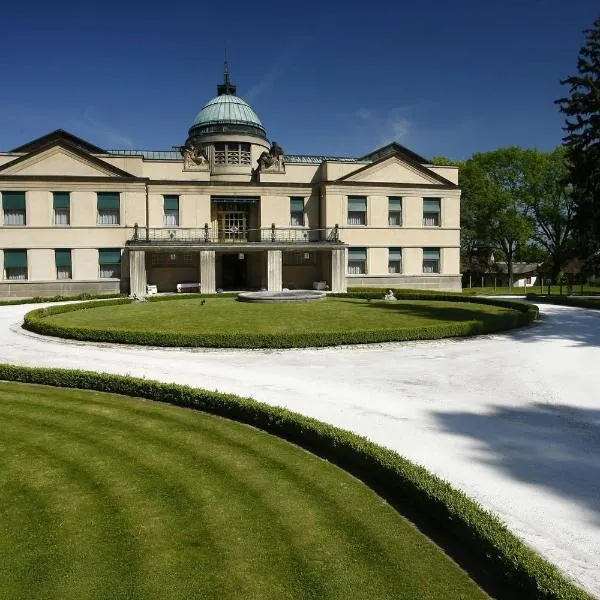 克特拉城堡酒店，位于Malešov的酒店