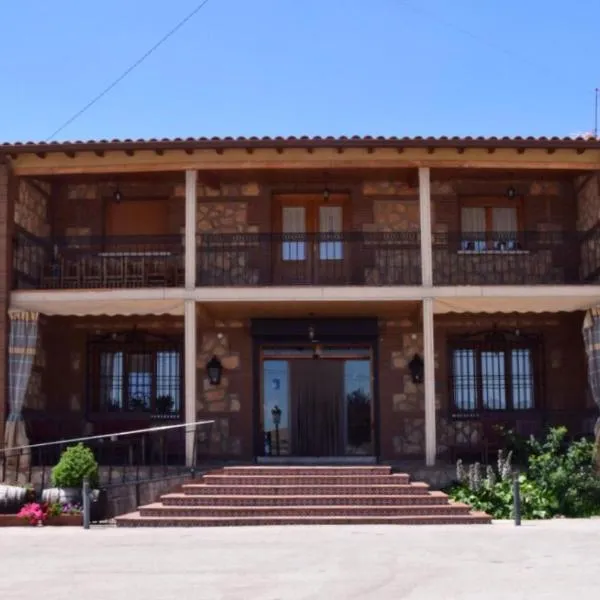 HOSTAL RESTAURANTE SAN ISIDRO，位于La Puebla de Almoradiel的酒店