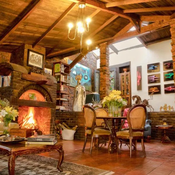 科利纳山寨小木屋，位于Guadalajara的酒店