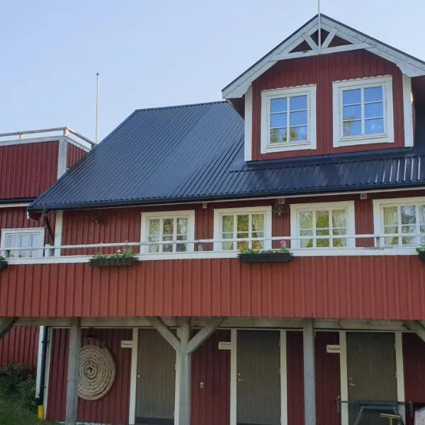 Skutskepparn Kuststation，位于Salsåker的酒店