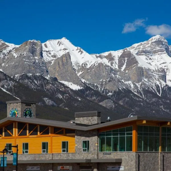 Canmore Downtown Hostel，位于班夫的酒店