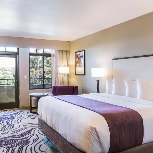 Hotel Siri Downtown - Paso Robles，位于Oak Park的酒店