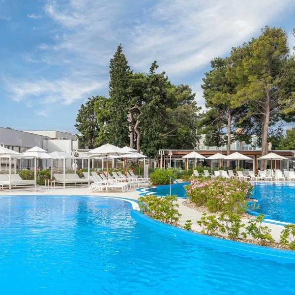 Amadria Park Family Hotel Jakov，位于Dolac的酒店