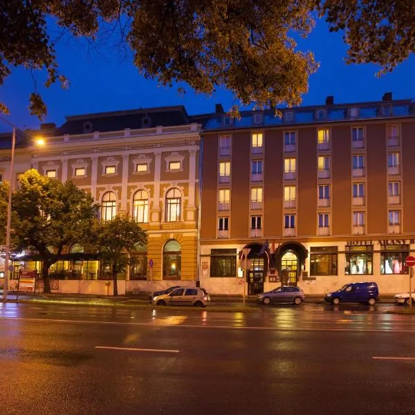 Arany Bárány Hotel，位于Hegyhátszentpéter的酒店