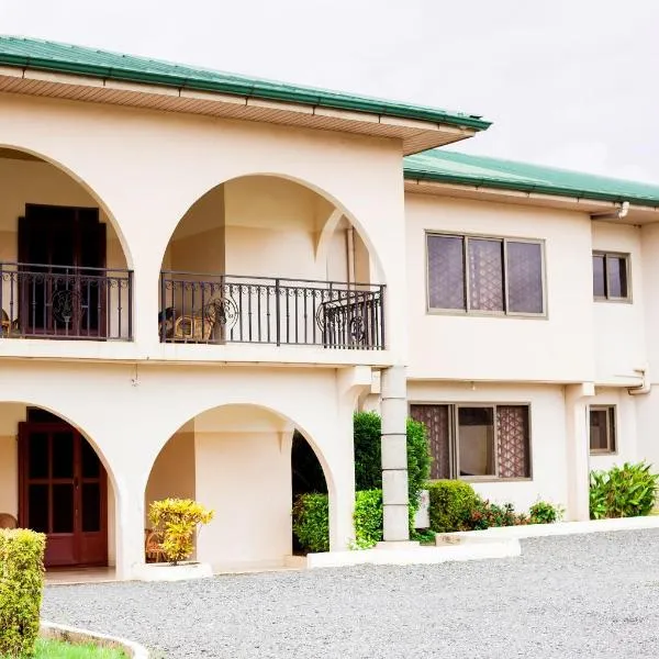 Charis Home Services，位于Oyarifa的酒店
