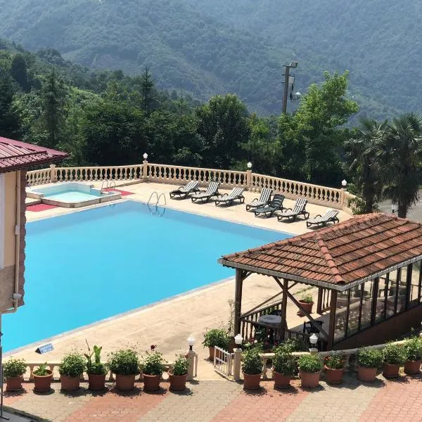 扎尔哈山庄度假酒店，位于Yorakar的酒店