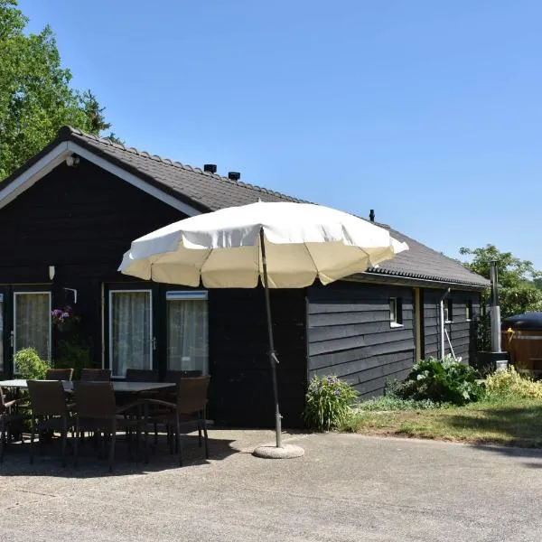 10 pers vakantiehuis met hottub nabij Vorden - Achterhoek，位于福尔登的酒店