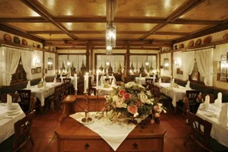 艾斯巴赤豪弗酒店-餐厅，位于弗里肯豪森的酒店