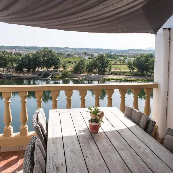 River Ebro Apartments，位于埃布罗河畔莫拉的酒店