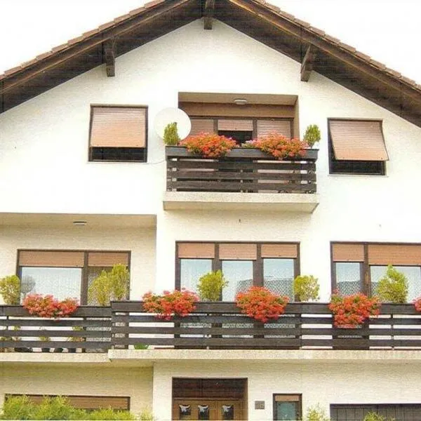 Apartman Jadranka，位于Trstenik Pušćanski的酒店