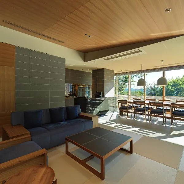 Lake Shikotsu Tsuruga Bessou AO no ZA，位于千岁的酒店