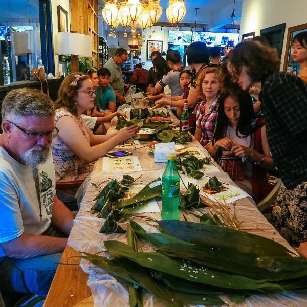 Chengdu Flipflop Hostel - Right Next To Taikooli & Metro - Chill & Social Rooftop Garden Bar - Free Activities - Friendly English Speaking Staff - Tibet, Panda, Buddha & Snow Mountain Tours，位于成都的酒店