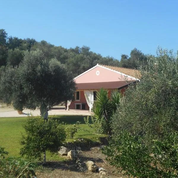 Myrto's House，位于Agia Pelagia Chlomou的酒店
