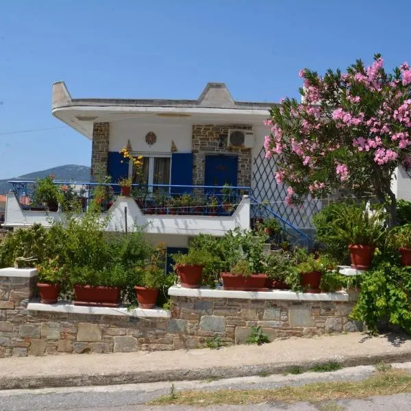 Traditional summer house in Marmari，位于马尔马里的酒店