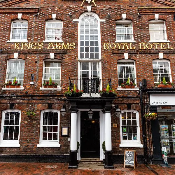 The Kings Arms and Royal Hotel, Godalming, Surrey，位于戈德尔明的酒店