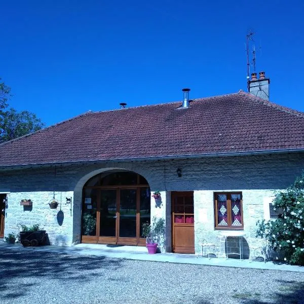 车瓦尔达姆住宿加早餐旅馆，位于Rennes-sur-Loue的酒店