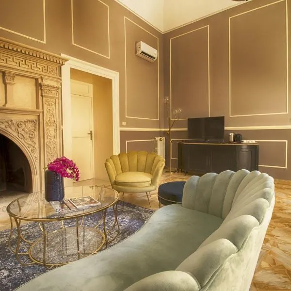 PALAZZO FORLEO Luxury Apartment，位于莱切的酒店