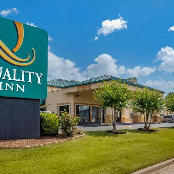 Quality Inn Auburn Campus Area I-85，位于Tuskegee的酒店