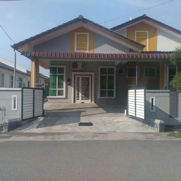 Homestay Fully Aircond Free Wifi Near MITC,UTEM，位于马六甲的酒店