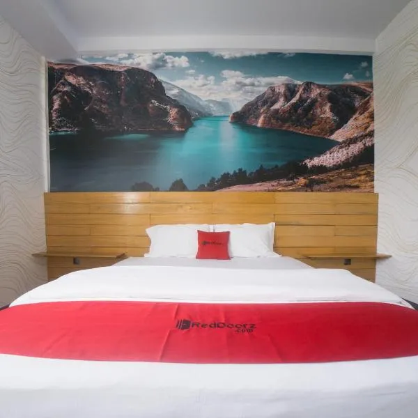 RedDoorz Plus Syariah @ Pentadio Gorontalo，位于哥伦打洛省的酒店