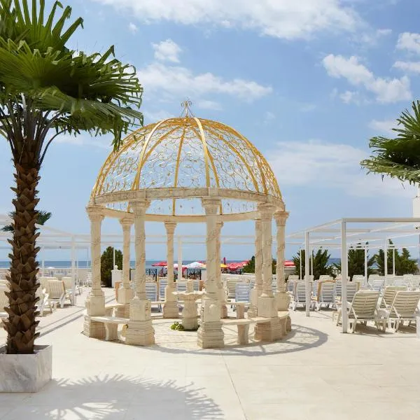 Hotel Amore Beach - All Inclusive，位于埃勒尼特的酒店