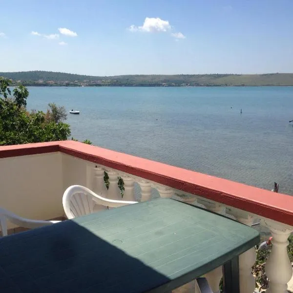 Villa M - 4 Persons Apartment, Put，位于柳巴茨的酒店