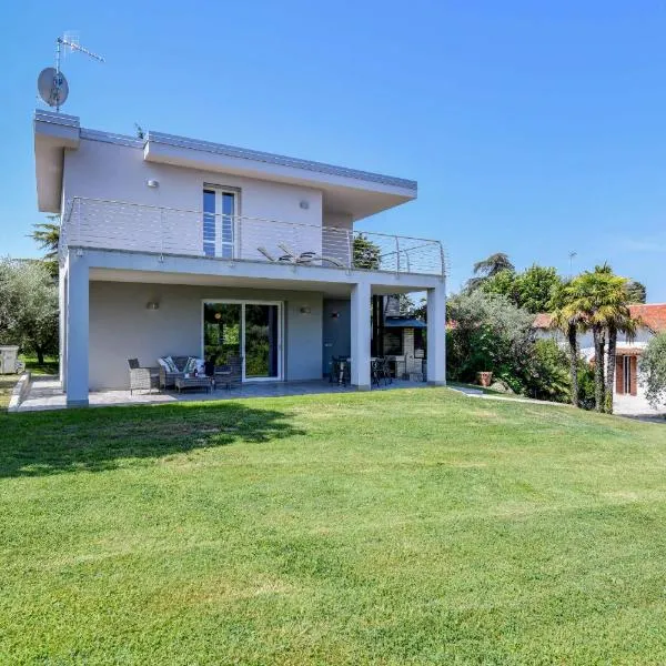 Casa Linda，位于Ronchi的酒店