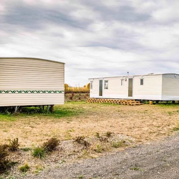 Mobilheimy Camp Dlouhá Míle，位于罗斯米塔尔帕德特雷姆西內姆的酒店