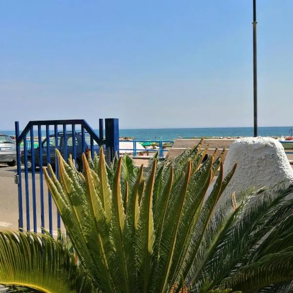 Monolocale Tirreno studio seafront，位于福尔米亚的酒店