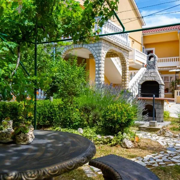 Apartman Haus Maja，位于班约勒的酒店