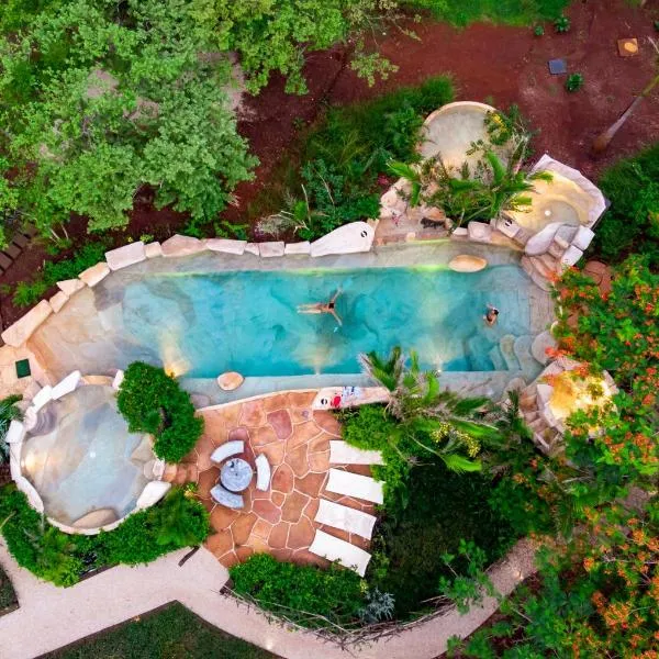 Latica Lodge，位于Playa Negra的酒店