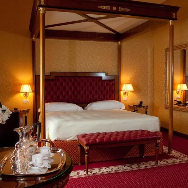 马克西姆酒店，位于安佐拉德莱米拉的酒店