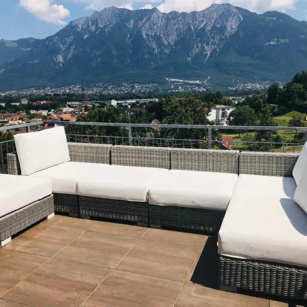 Alpen Panorama view Luxury House with green Garden，位于布克斯的酒店