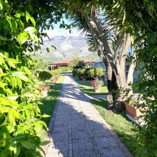 Saturnia Garden B&B，位于Castelnuovo Parano的酒店